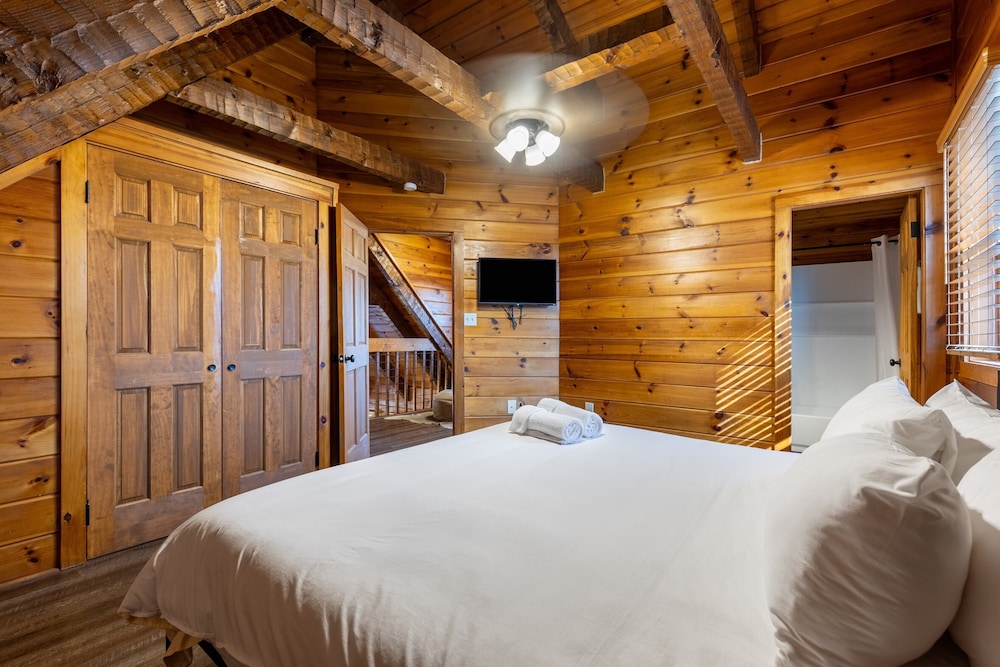House (2 Bedrooms)