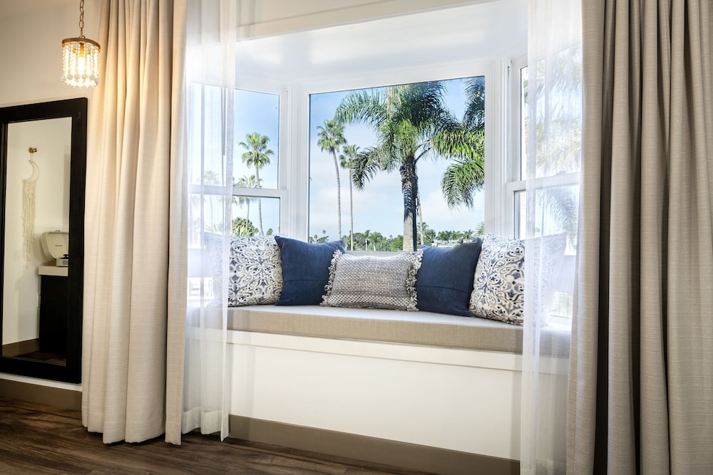 Room, 1 King Bed, Ocean View - Photo 6