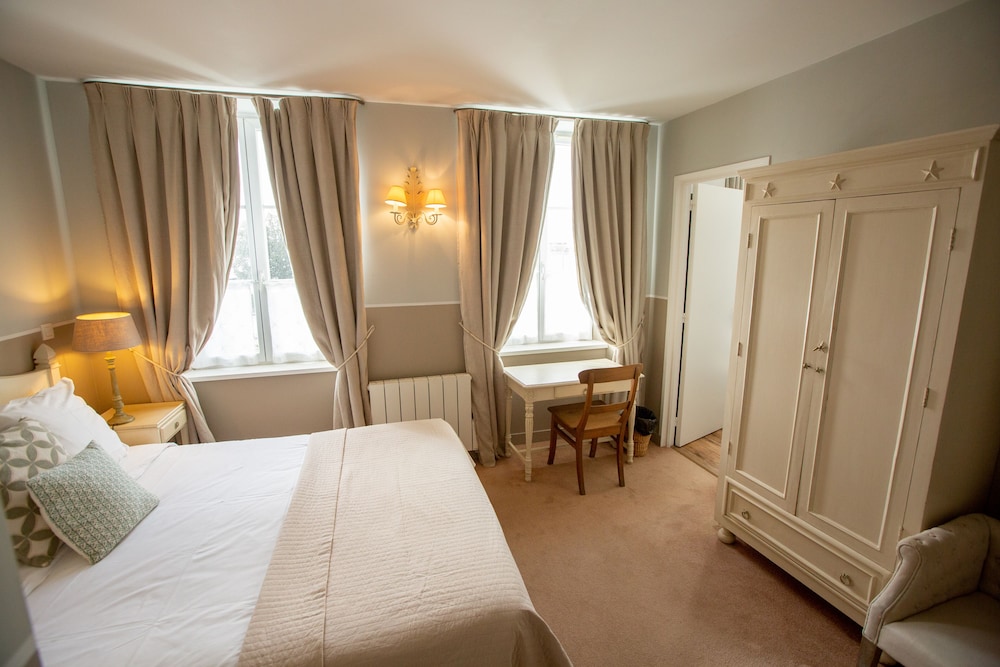 Double Room, Harbor View - Photo 4