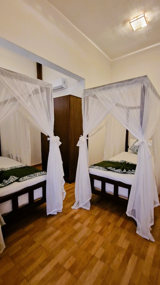 Deluxe Ocean Suite photo 3