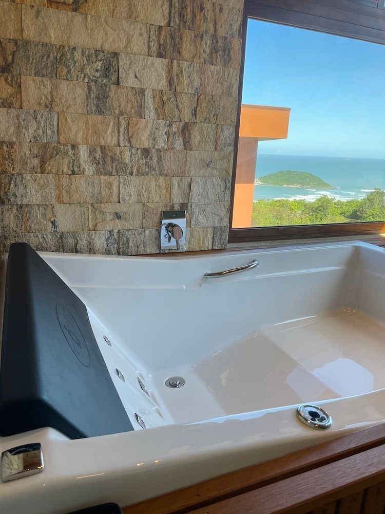 Deluxe Double Room, 1 Queen Bed, Balcony, Sea View photo 2