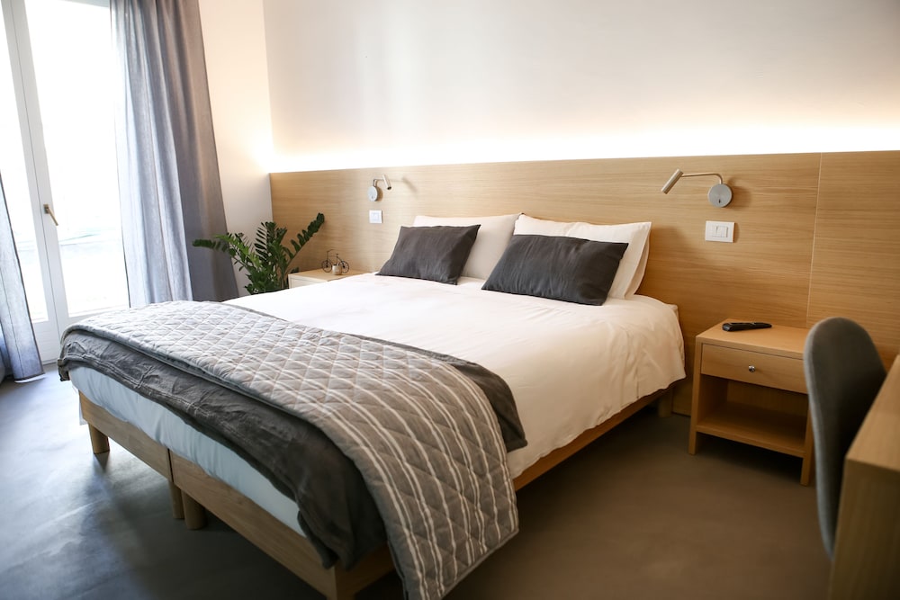 Deluxe Room (Atala)