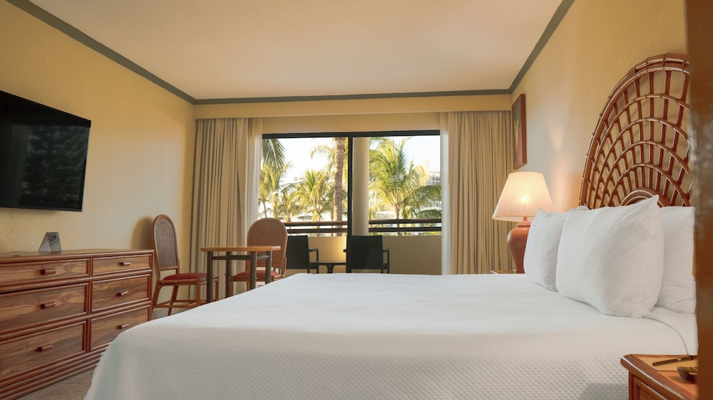 Junior Suite King Ocean Front