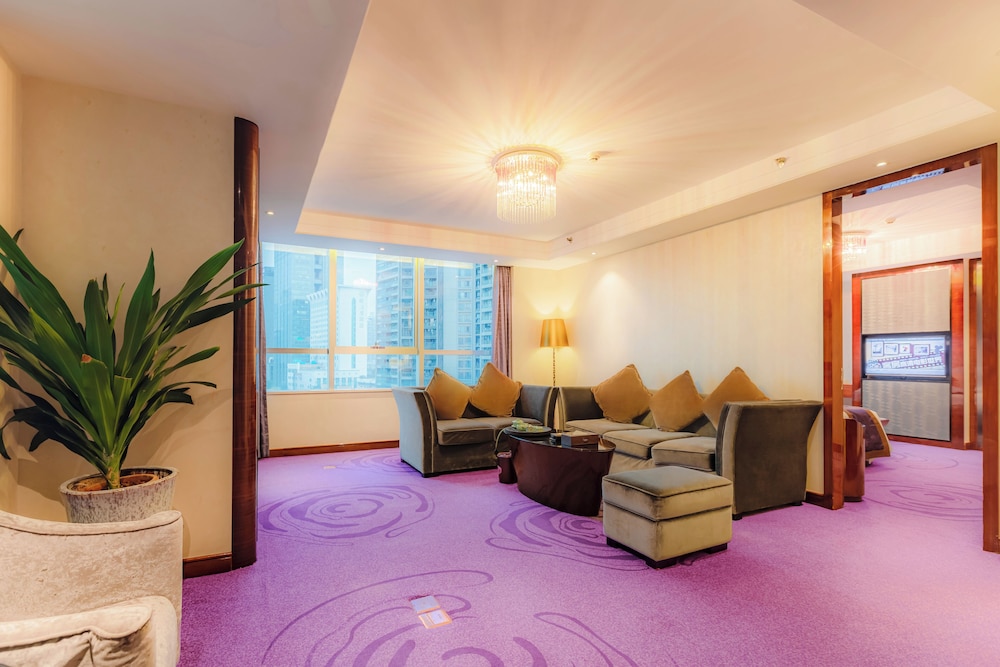 Jade Suite photo 1