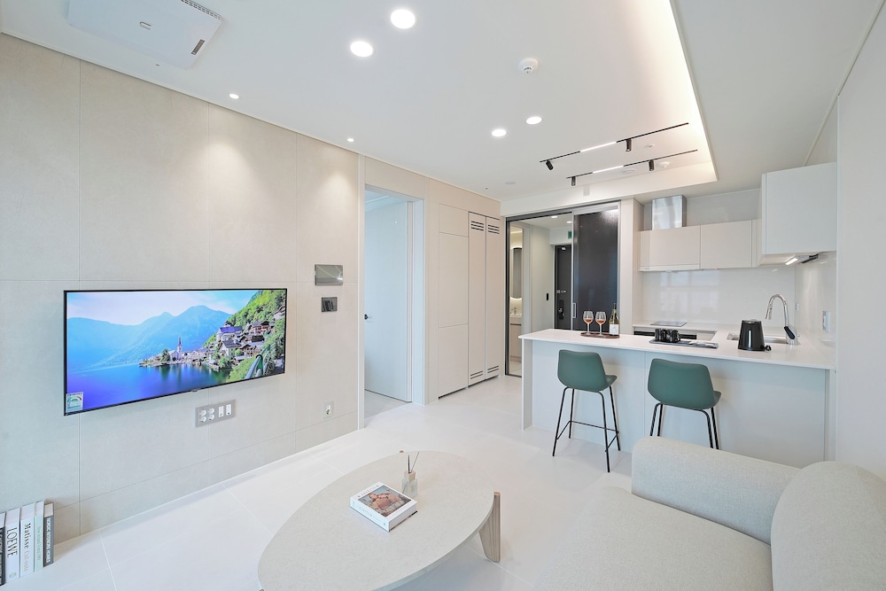 Club Twin Room