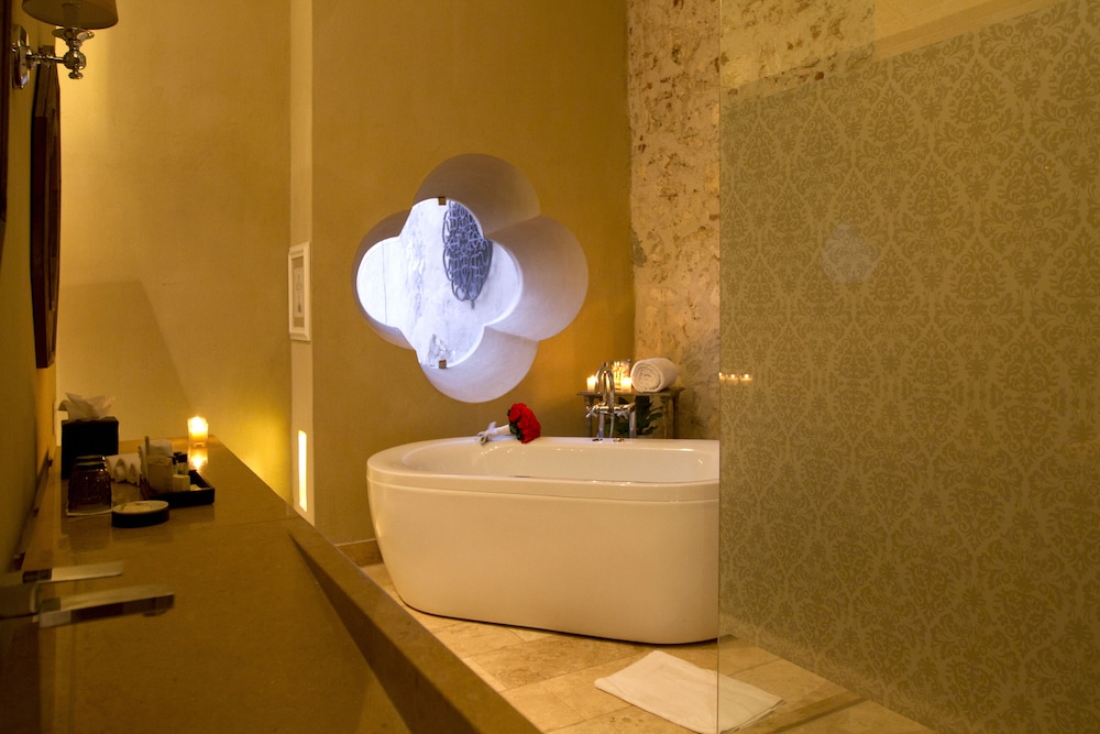 Luxury Suite photo 3