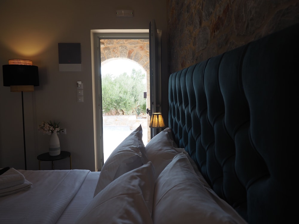 Standard King Room photo 2