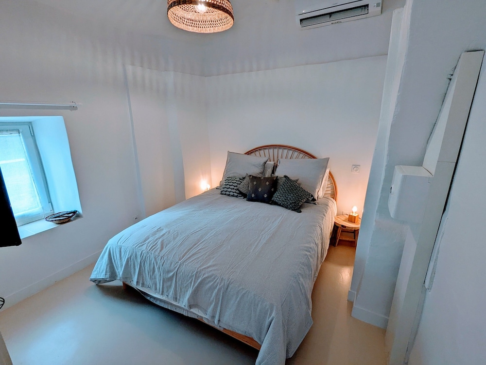 Superior Studio, Ensuite, Valley View