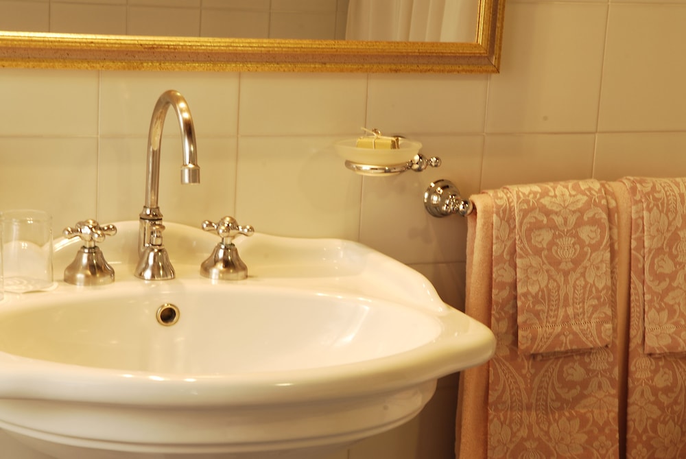 Classic Room, 1 Double Bed (Romantic) - Photo 11