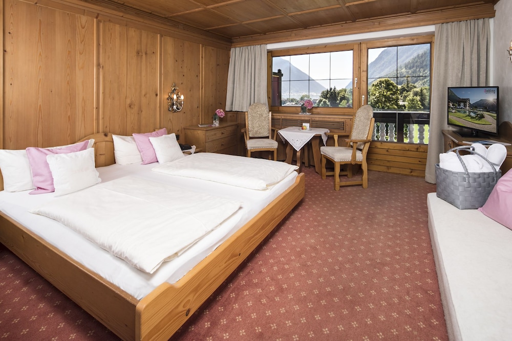 Deluxe Double Room, 1 Double Bed, Golf View