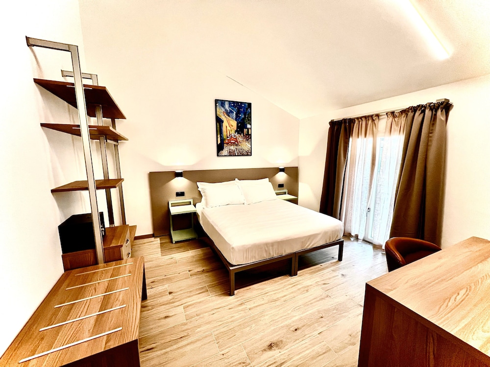Suite 2