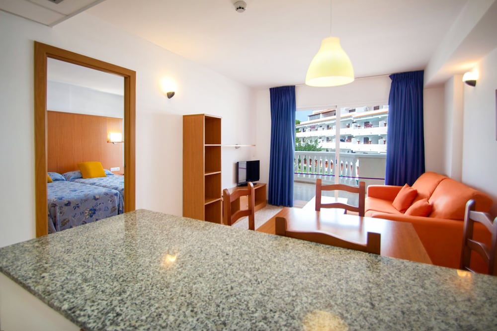 Family Room, Terrace (3 Adults + 1 Child)