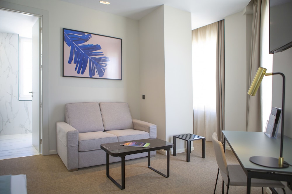 Deluxe Room, Terrace (Superior King)