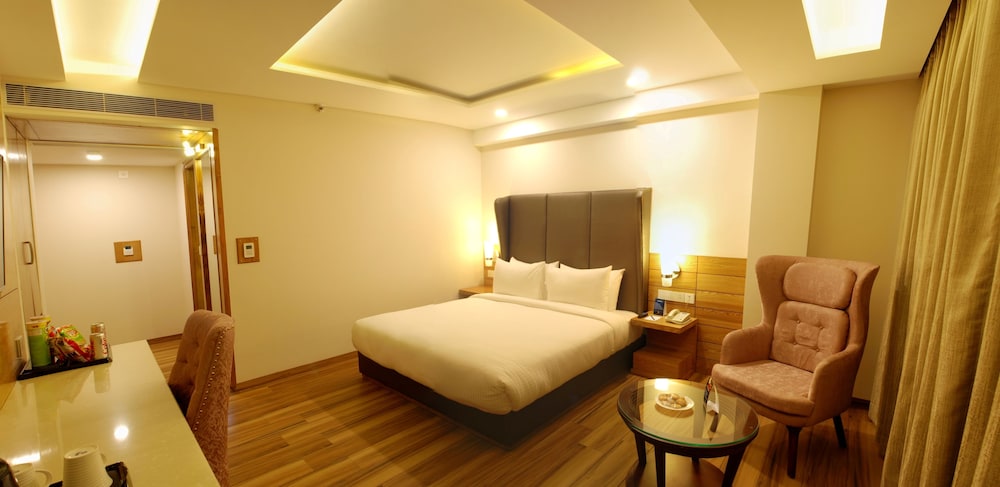 Luxury Double Room, City View