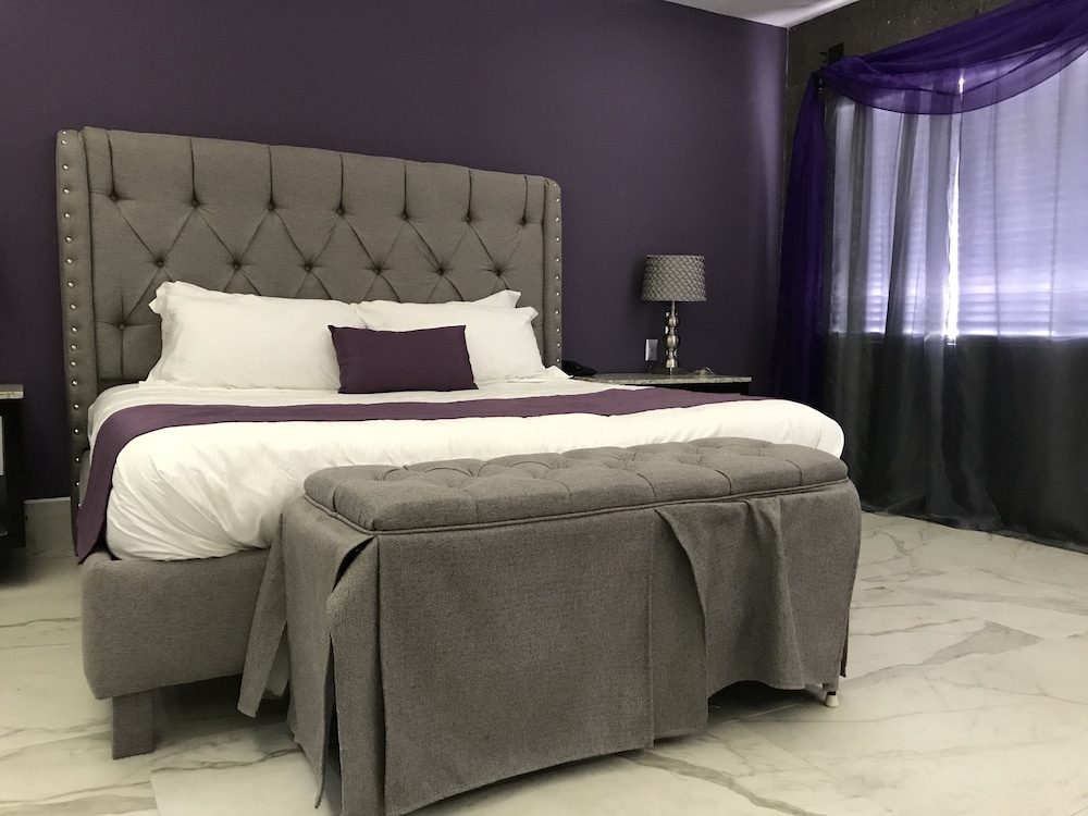 Romantic Suite, 1 King Bed, Fireplace photo 2
