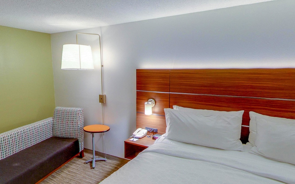 Standard Room, 1 King Bed, Accessible, Non Smoking (Communications, Mobility) - Photo 1