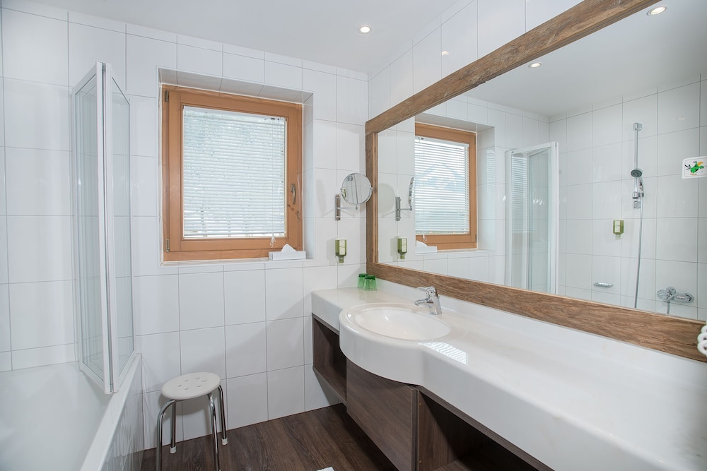 Suite, Lake View photo 2