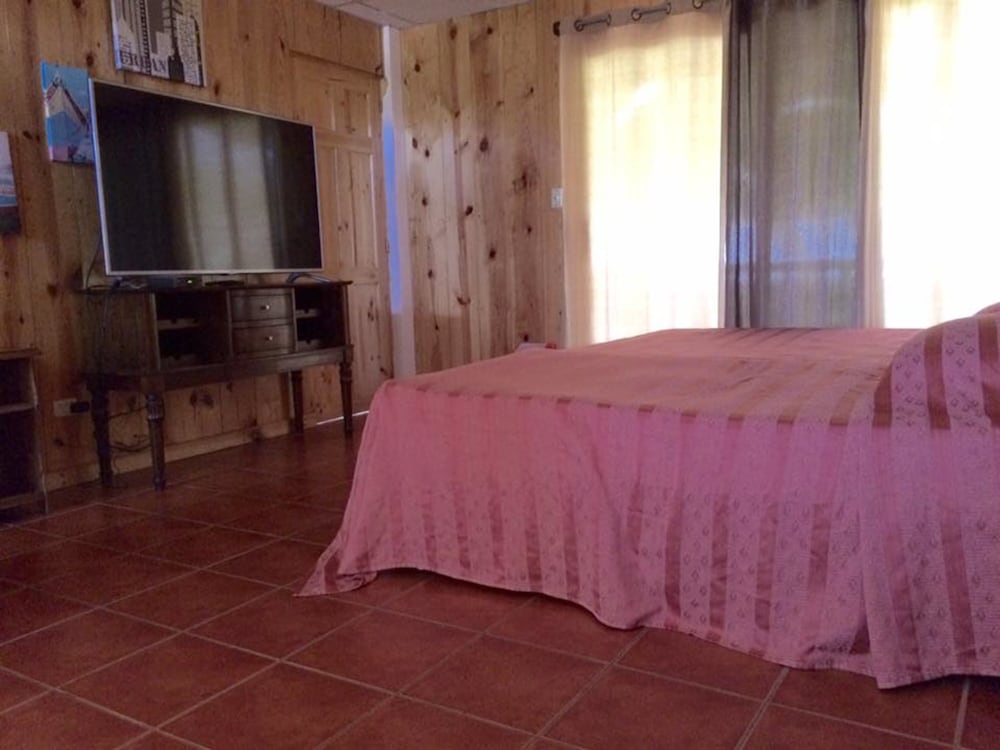 Basic Double Room, 2 Double Beds photo 3