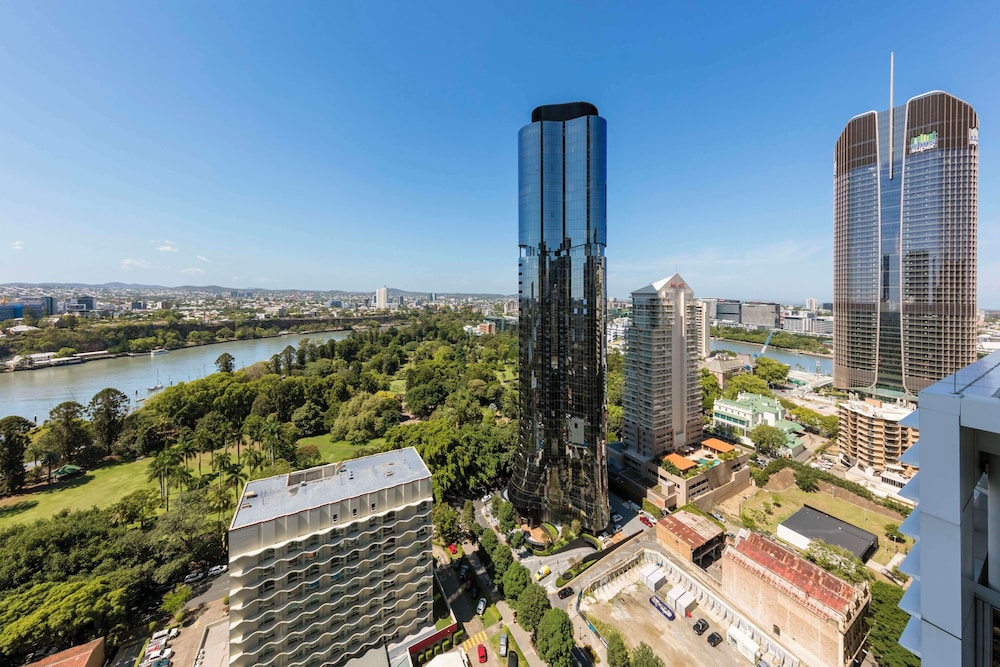 2 Bedroom River View Apartment - Photo 14