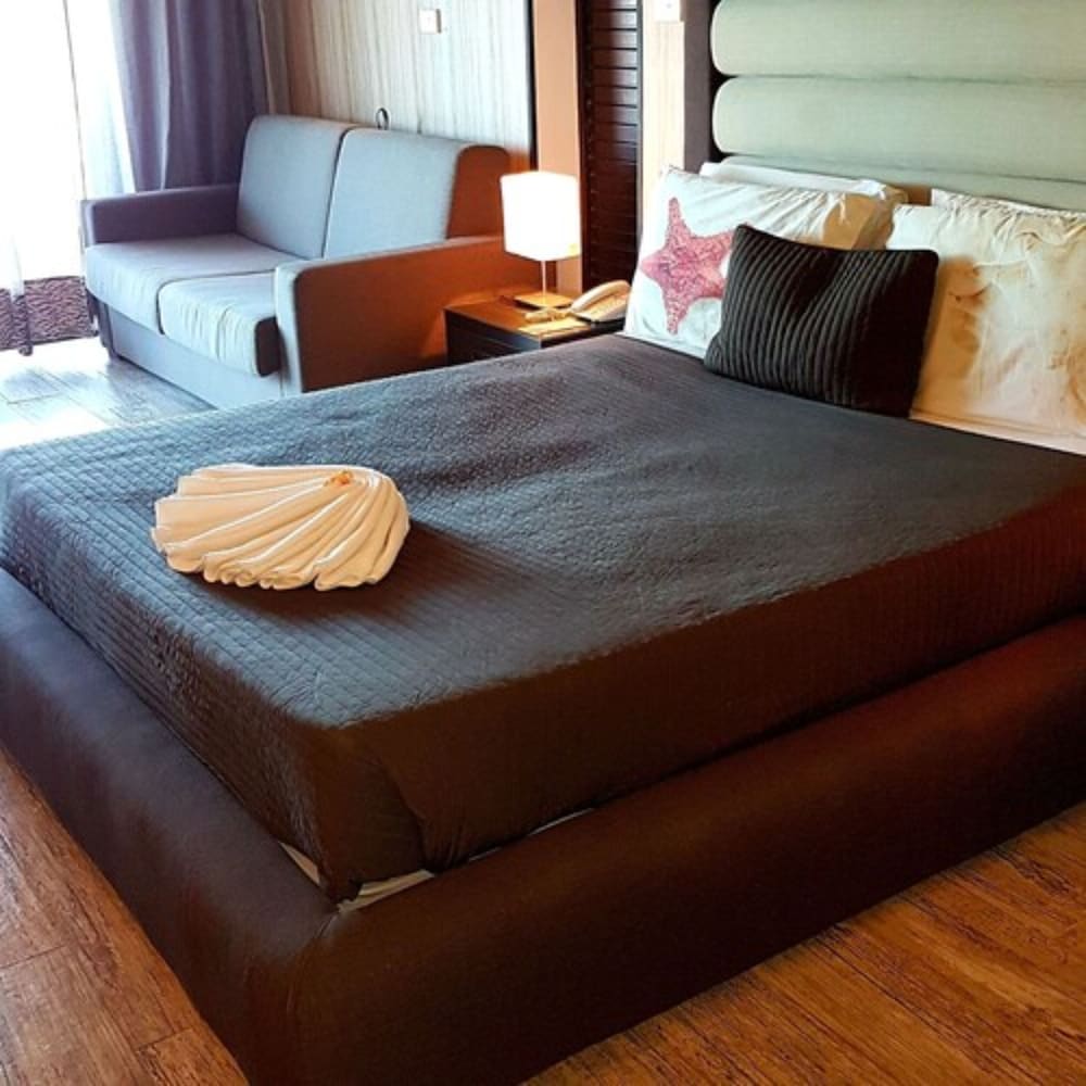 Luxurious Premium Villa photo 3