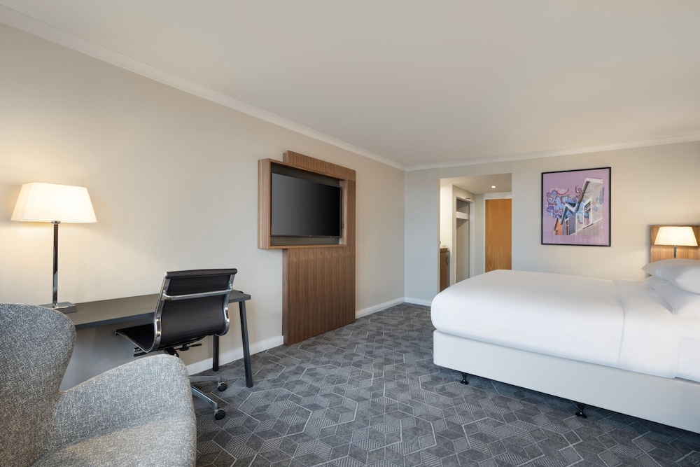 Executive Room, 1 King Bed - Photo 3