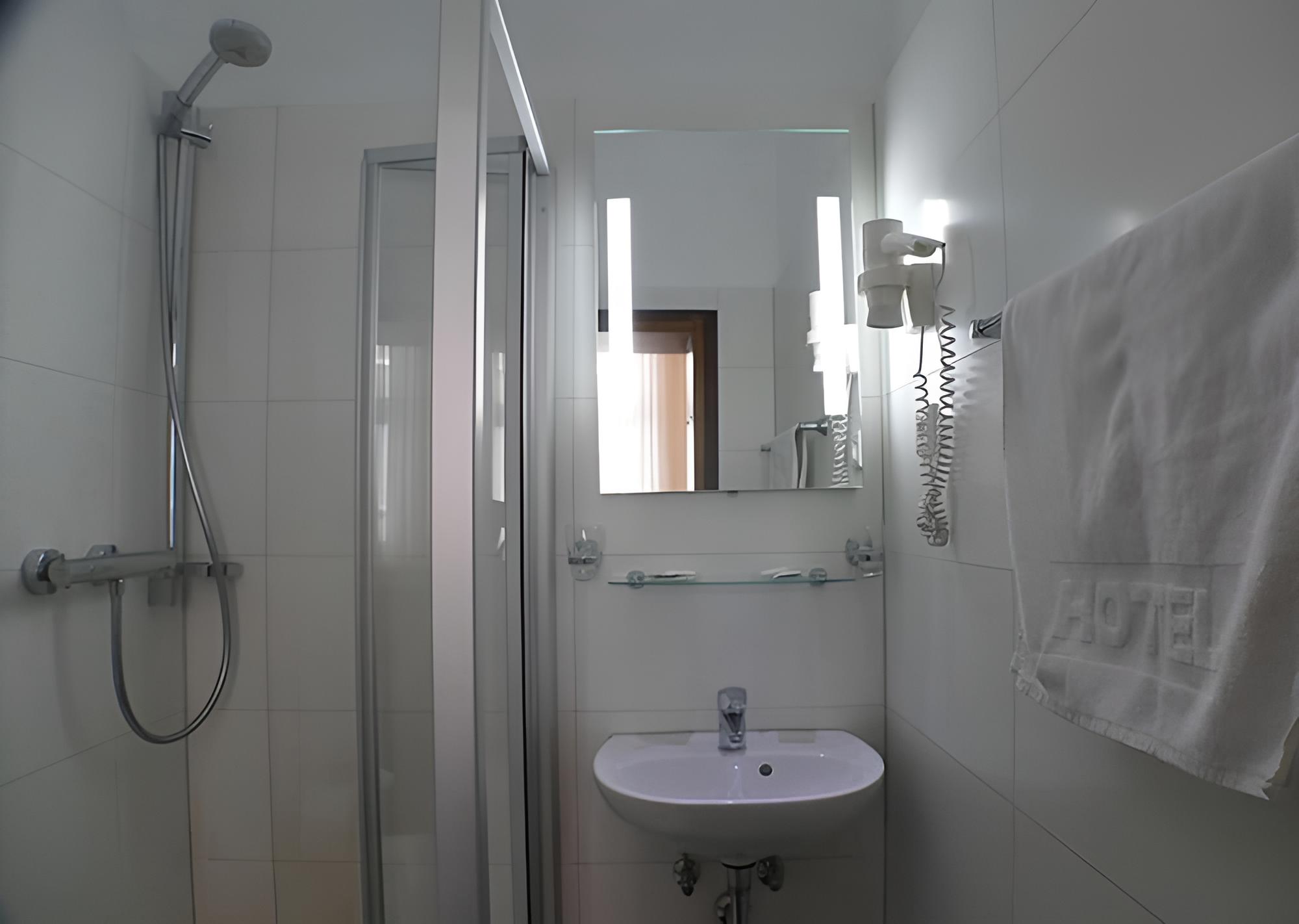 Double Room Single Use photo 3