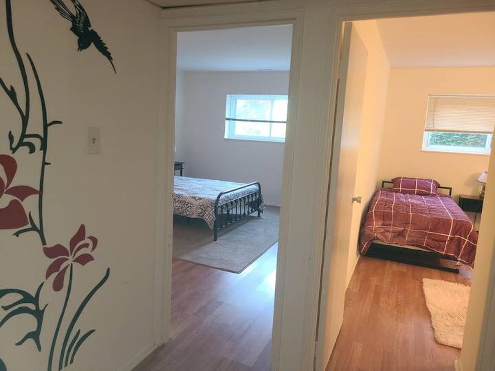 2BR 2B Clean Spacious Great Location, Photo 6