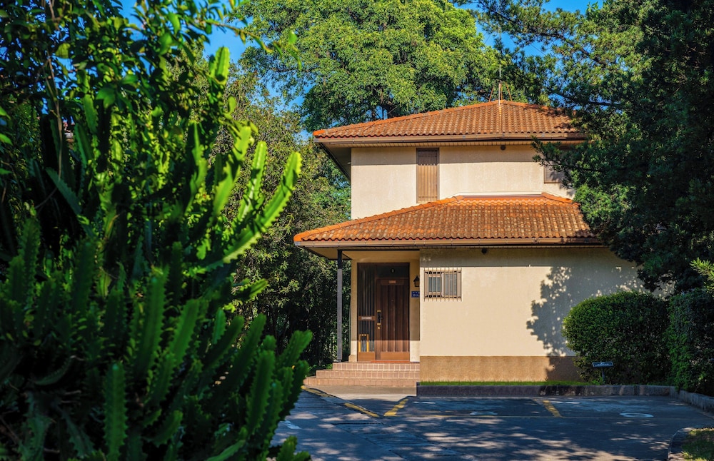 Family Deluxe Villa (3 Rooms and 6 Beds)