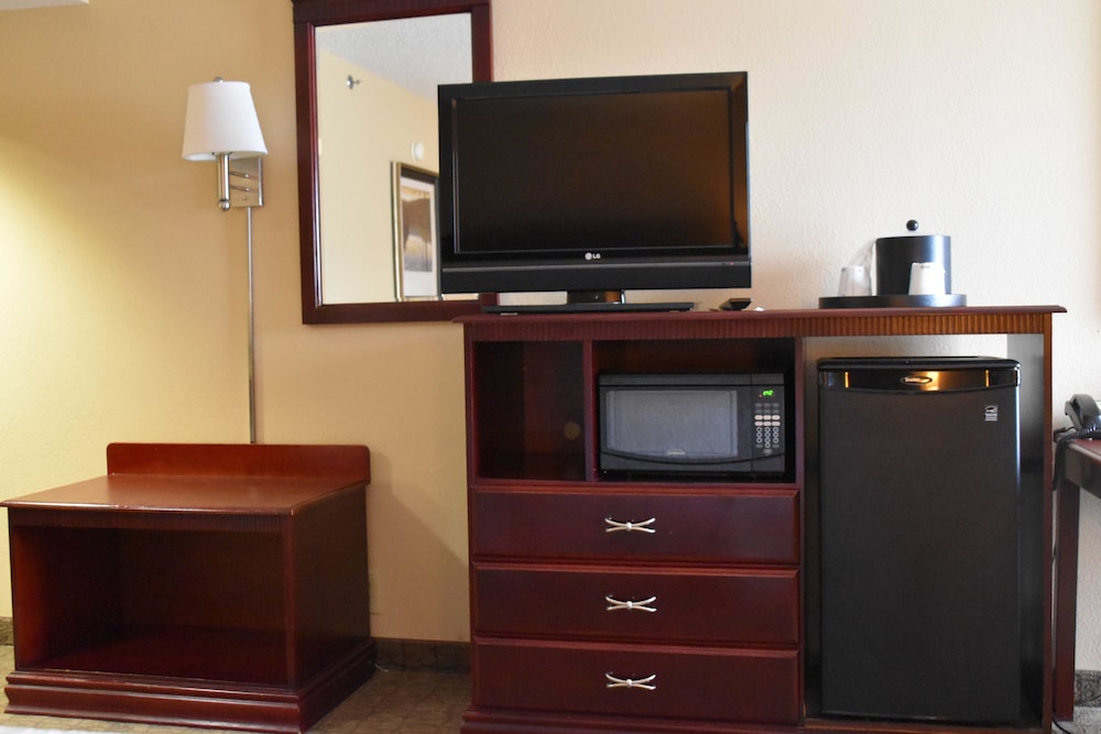 Room, 1 King Bed, Accessible, Non Smoking - Photo 1