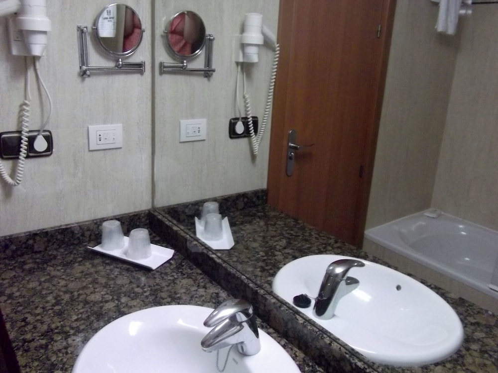Triple Room, 3 Twin Beds - Photo 4