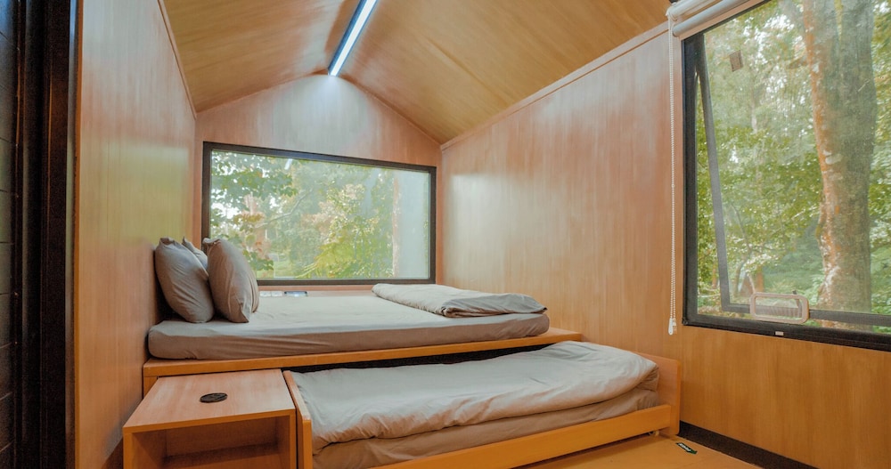 Executive Cabin photo 2