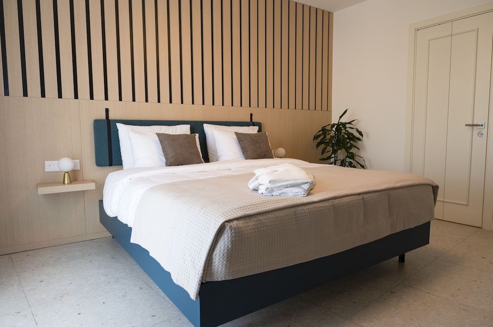 King Room, Balcony - Photo 2