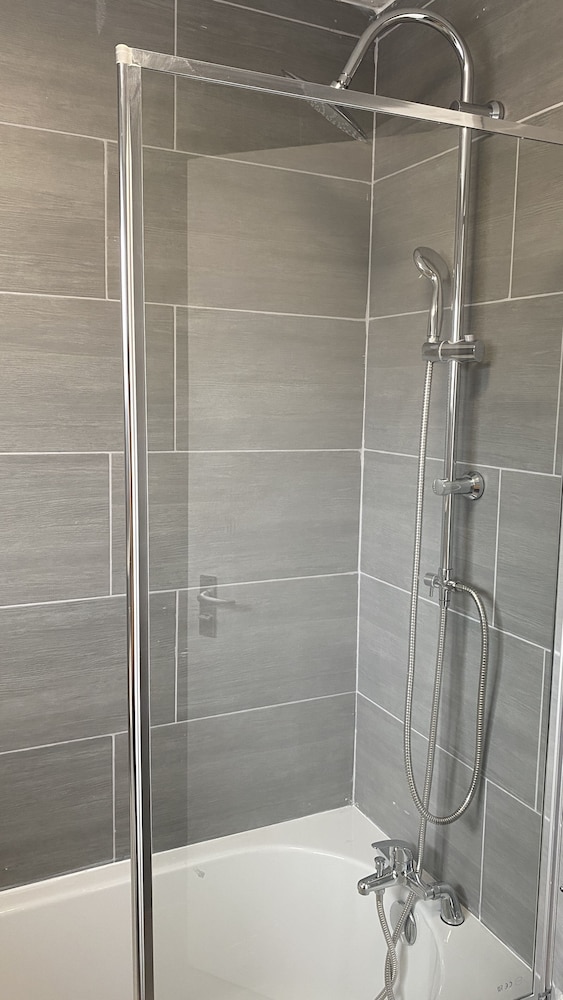 Bv Luxury Spacious 3 Bedroom House At Isaac Close, Photo 29