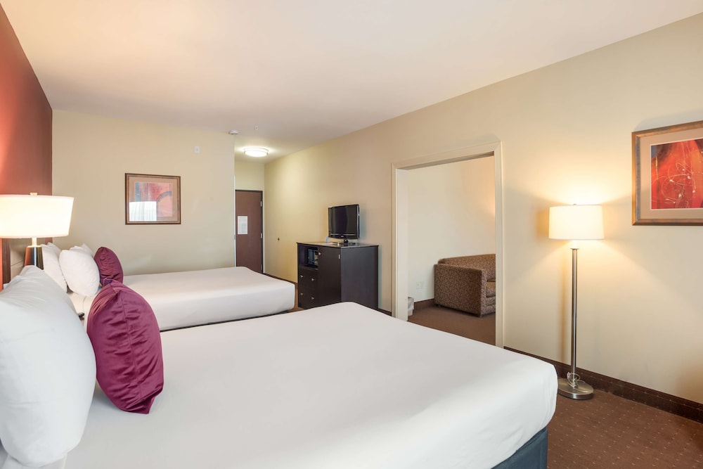 Room, 2 Queen Beds - Photo 7