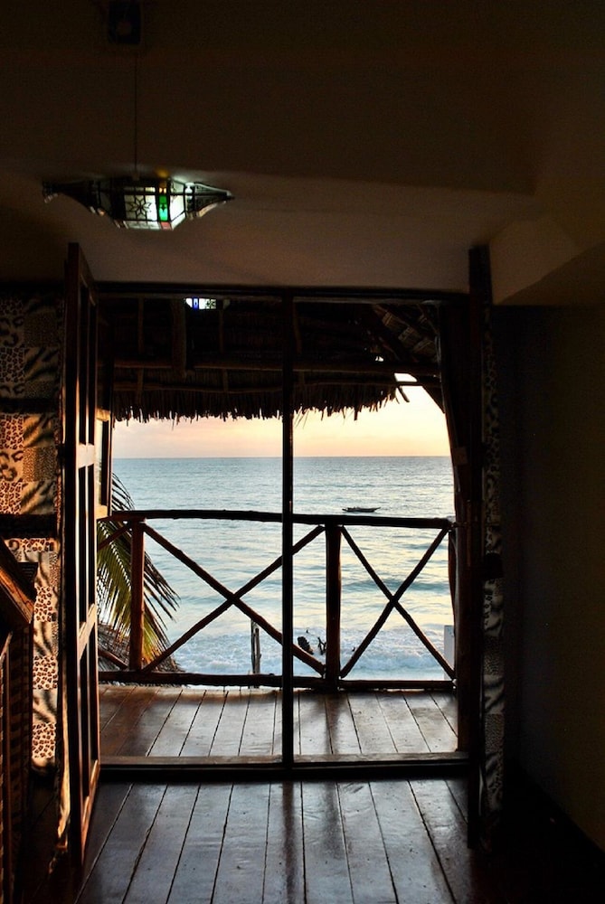 Bungalow, Balcony, Oceanfront photo 2