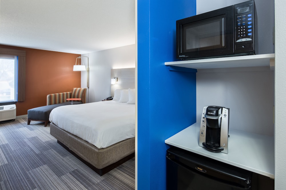 Standard Room, 1 King Bed, Accessible (Communications, Accessible Tub) - Photo 1