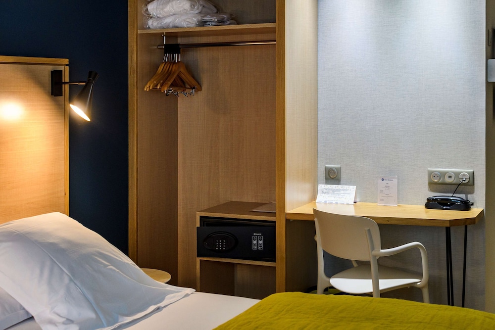 Classic Room, 1 King Bed, Non Smoking - Photo 3