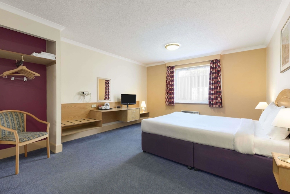 Room, Multiple Beds, Non Smoking - Photo 3