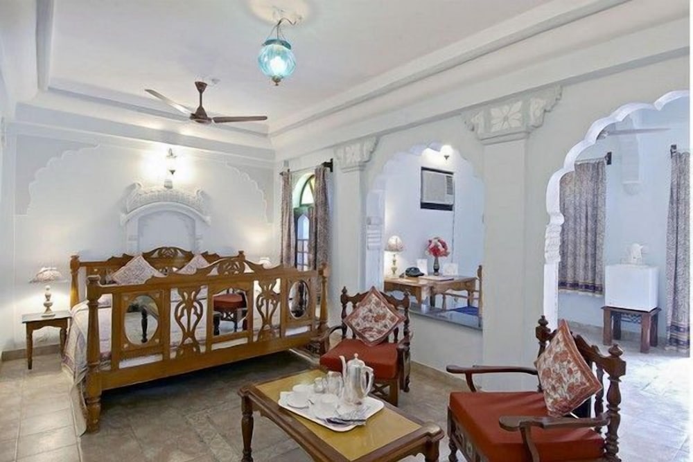 Standard Room, 1 Queen Bed - Photo 15