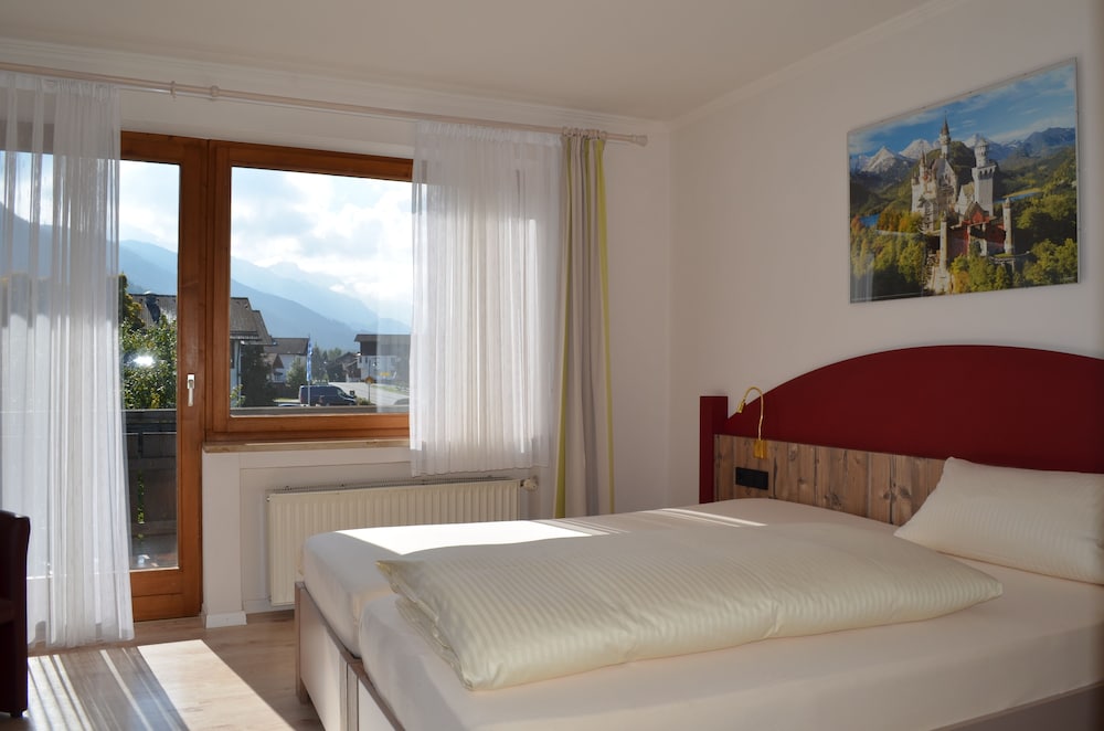 Comfort Quadruple Room, 2 Bedrooms, Balcony, Mountain View photo 3
