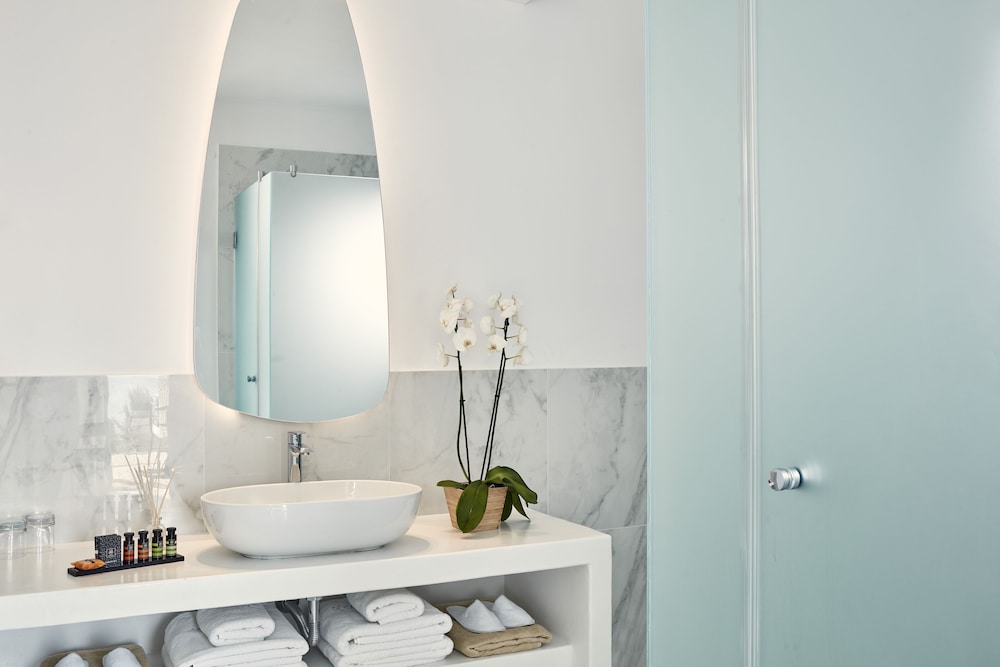 Junior Suite, 1 Double Bed, Sea View - Photo 2
