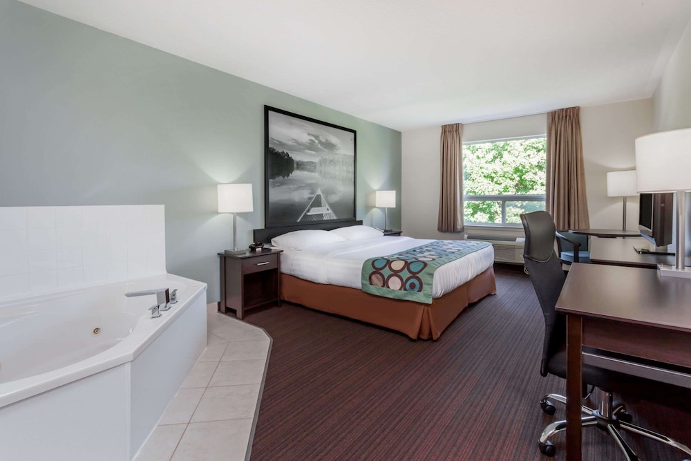 Suite, 1 King Bed, Jetted Tub - Photo 1
