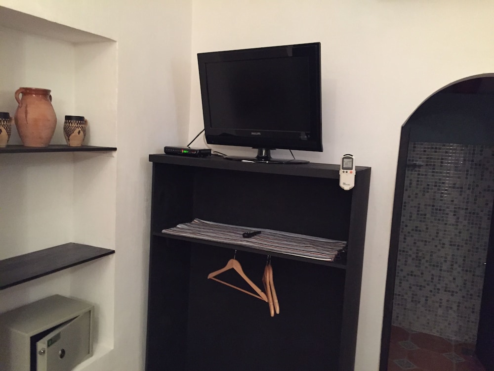 Room (RIF)
