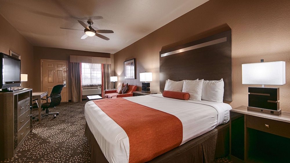 Standard Room, 1 King Bed, Non Smoking, Jetted Tub