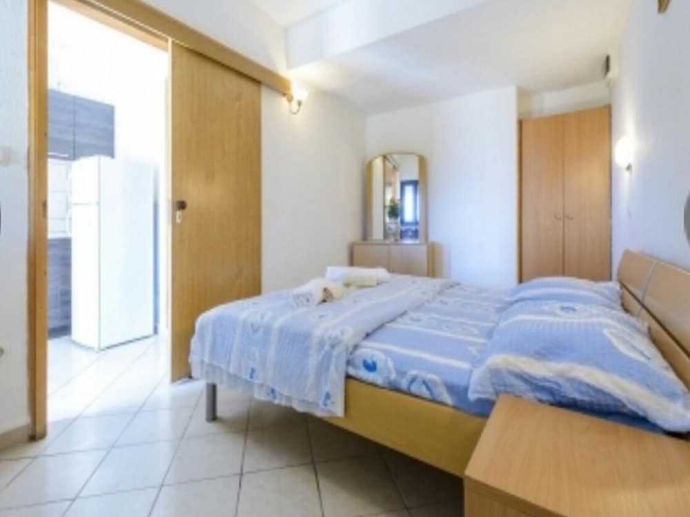 Apartment (One Bedroom Apartment With Balcony)