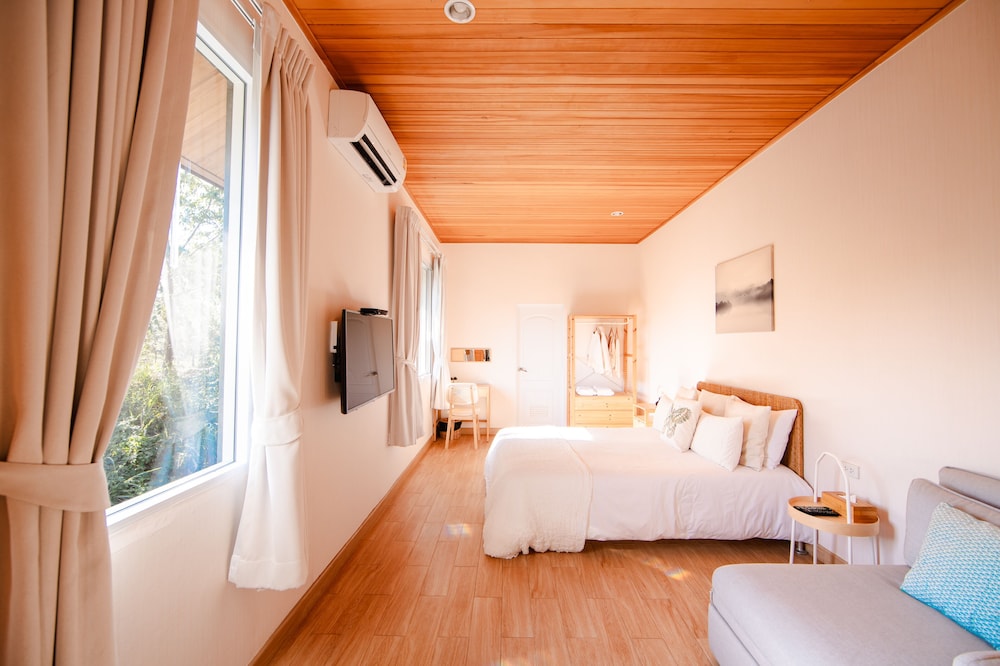 Two Bedroom Suite with Kitchen (Breakfast Included, Dinner Not Included) - Photo 28