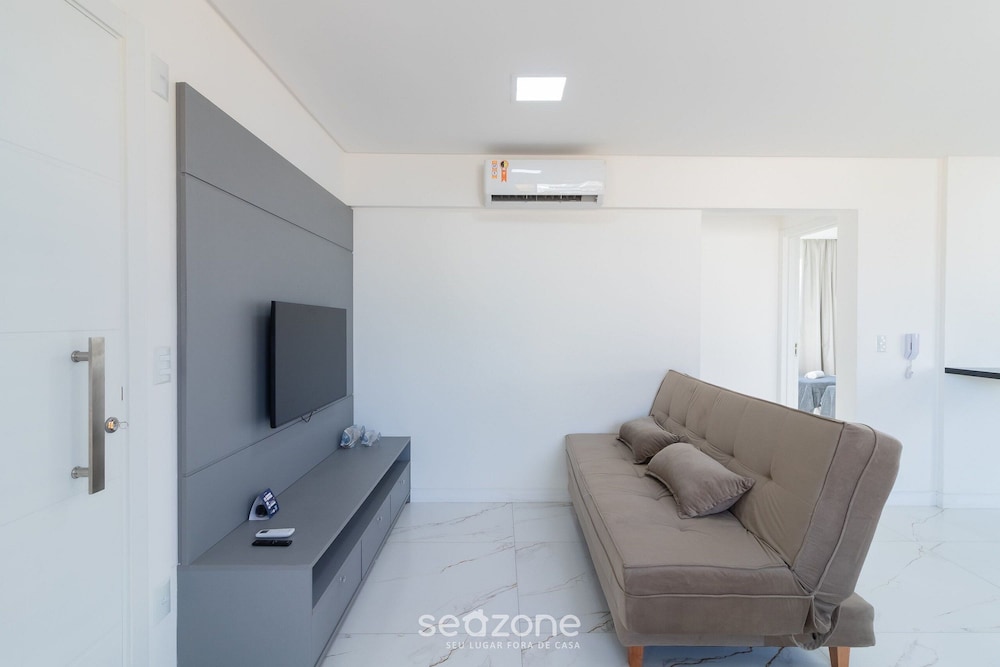 Basic Apartment photo 2