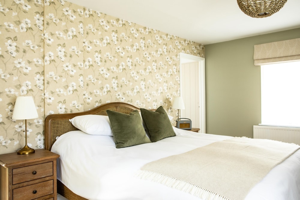 Double Room (Room 2)