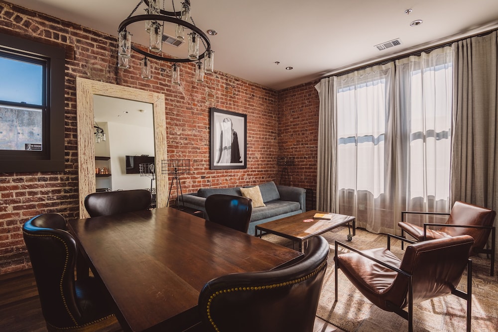 Luxury Loft, 2 Bedrooms, City View (Gypsy) photo 1