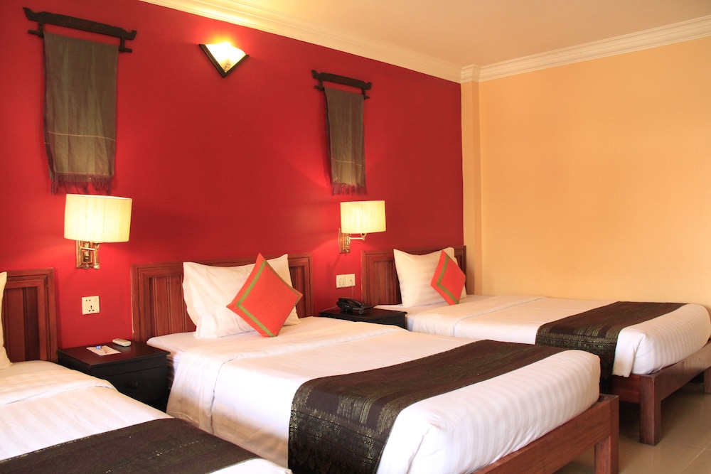 Deluxe Triple Room, Balcony photo 1